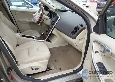 2013 Volvo Xc60 T6 from USA, damaged, VIN YV4902DZ7D2414458